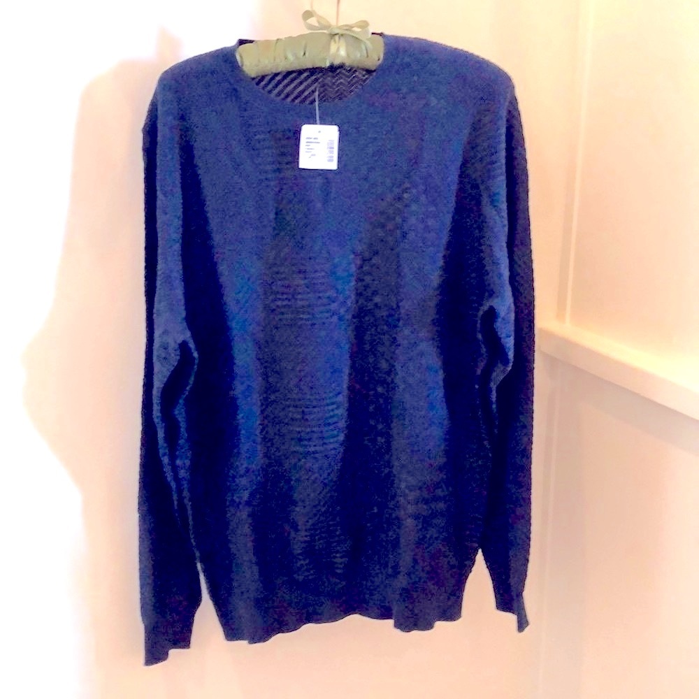 NEW Men’s Saks Fifth Avenue Navy sweater
